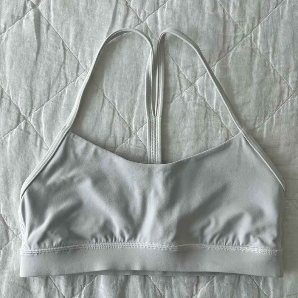 Lululemon Flow Y Bra Nulu Light Support in White